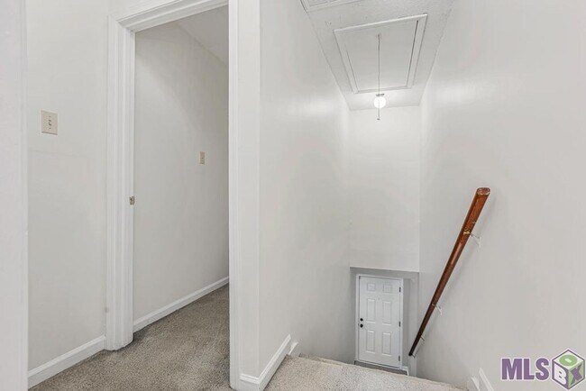 Building Photo - 4625 Parkoaks Dr