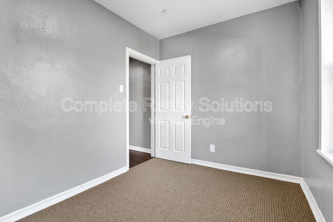 Building Photo - 3248 Delor St