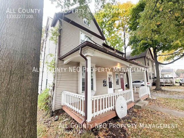 Building Photo - 470 Allyn St