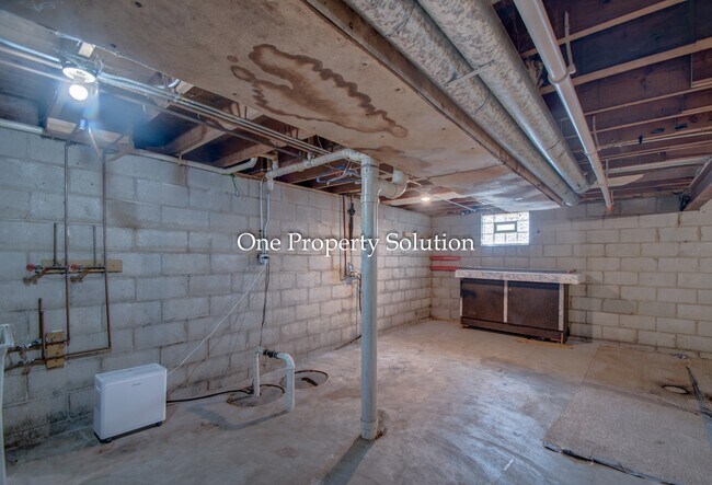 Building Photo - 1209 Logan St