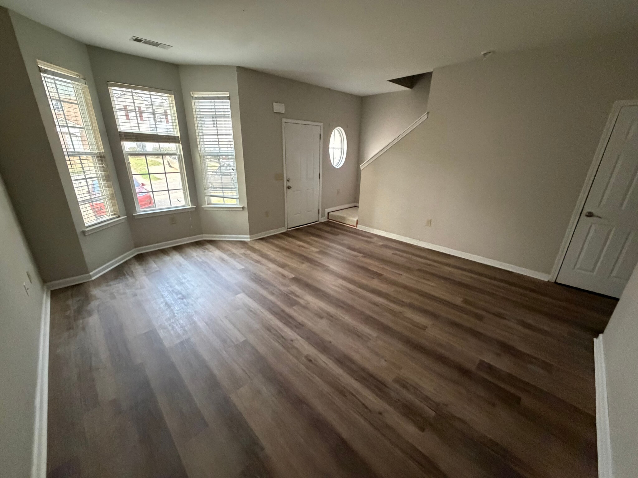 Building Photo - Room in Townhome on Timber Ridge Dr