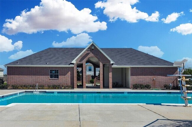 Building Photo - 15111 Longleaf Frst Dr