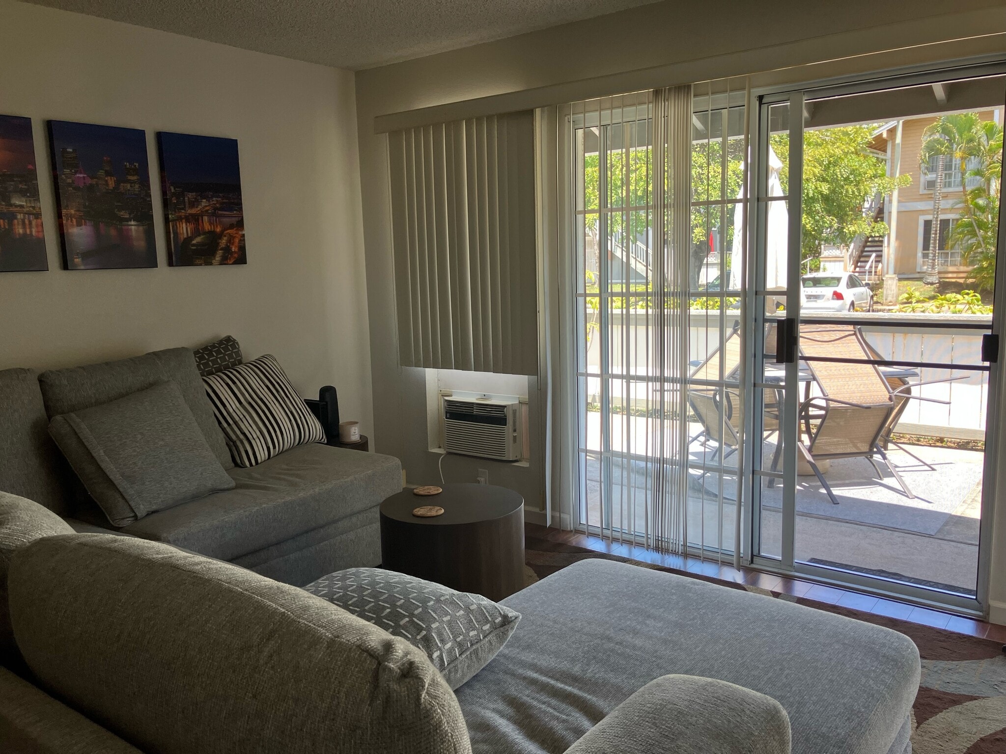 Building Photo - 343 Mananai Pl