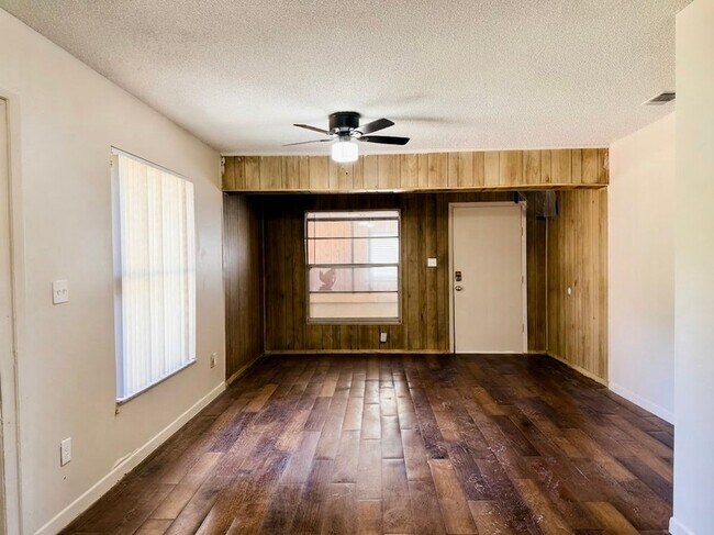 Building Photo - SFH - 1150 De Leon - SFH - 1150 De Leon