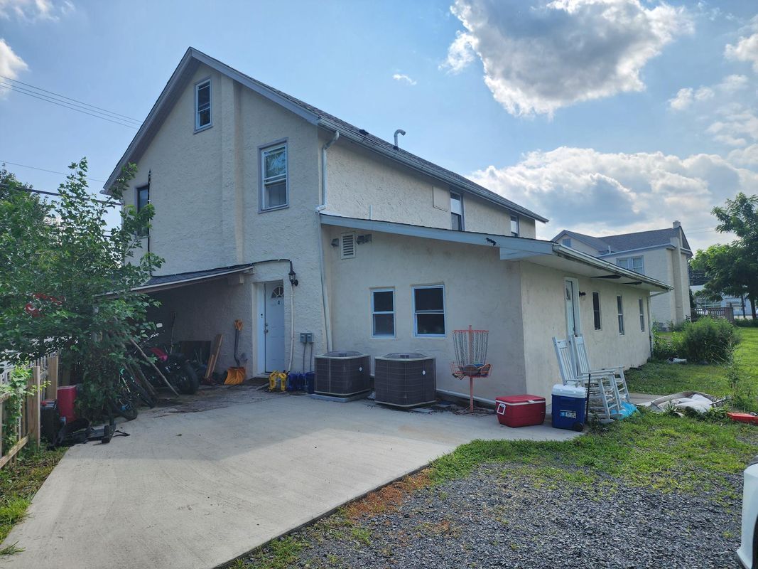 Building Photo - 1084 S Hanover St