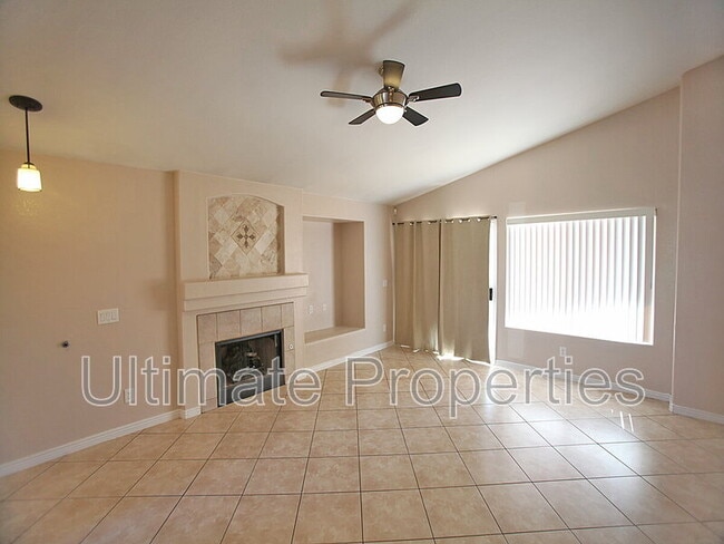 Building Photo - 8543 W Shaw Butte Dr