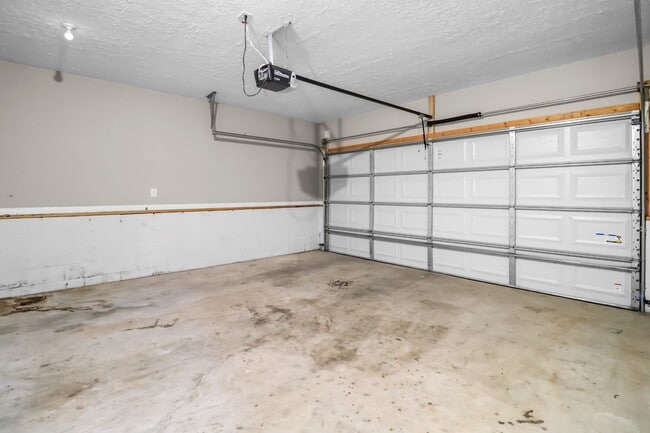 Building Photo - 2200 Trophy Trce