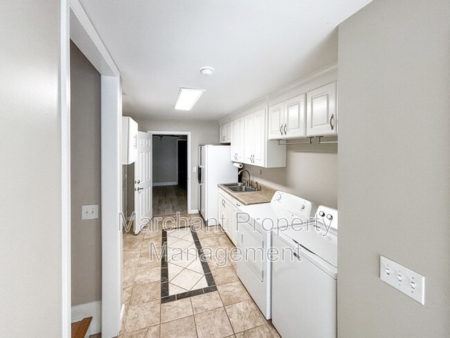 Building Photo - 317 Hunter Rd