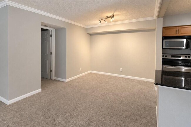 Building Photo - 3261 Haviland Ct