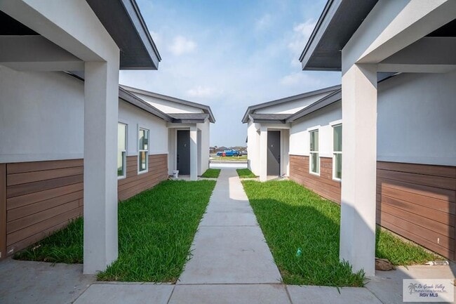 Building Photo - 3604 Hidalgo Cir