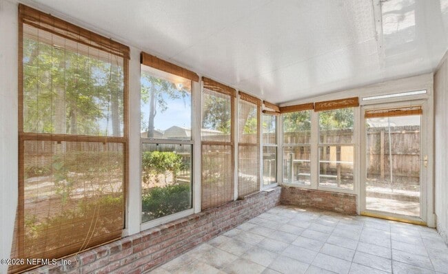 Building Photo - 7252 Holiday Hill Ct