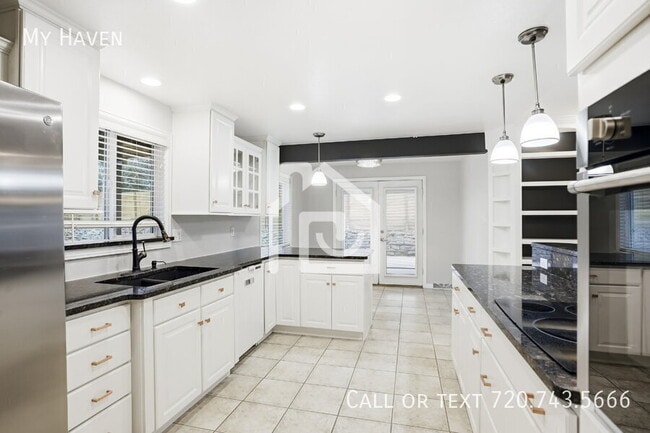 Building Photo - 2351 S Garland St