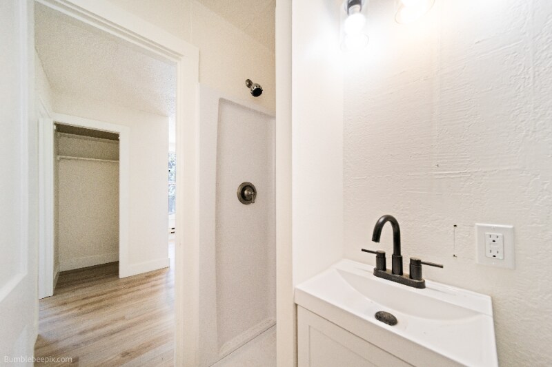 Building Photo - 725 2nd St