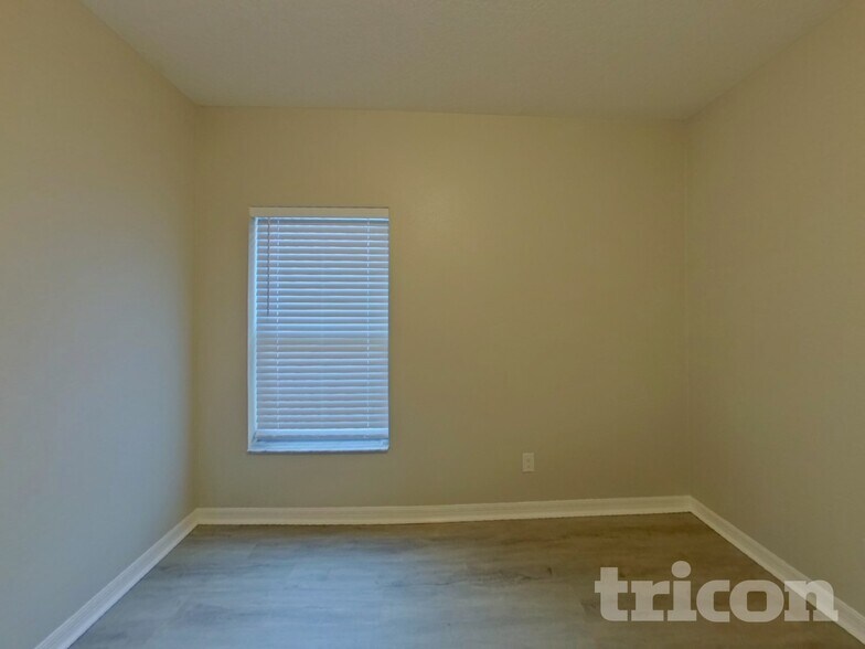 Building Photo - 4925 Rockvale Dr