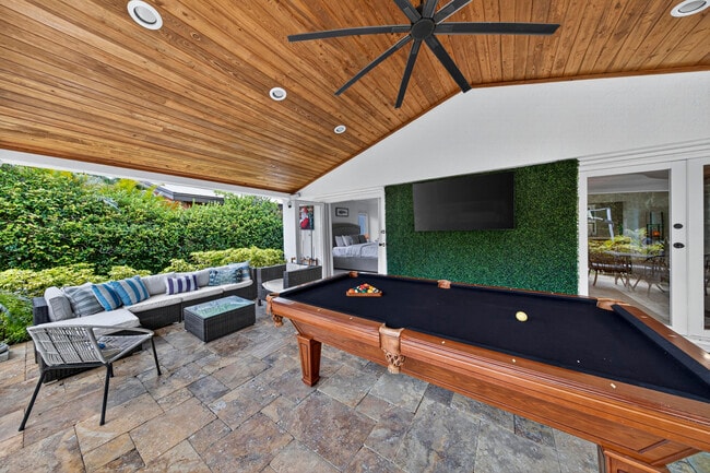 Building Photo - 510 NE 8th Ave