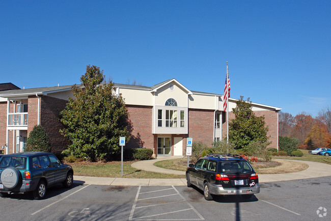 Building Photo - Overlook Apartments