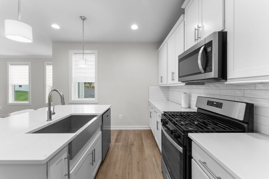 Building Photo - 43822 Jenkins Ln