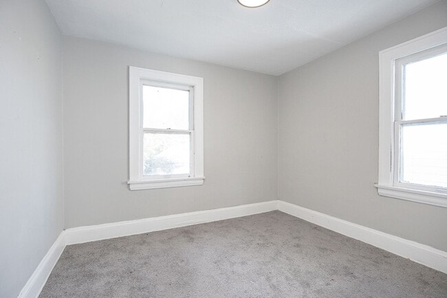 Building Photo - 3 BED 1 BATH BEAUTIFUL SINGLE HOME!