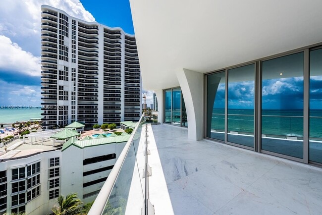 Building Photo - 16901 Collins Ave