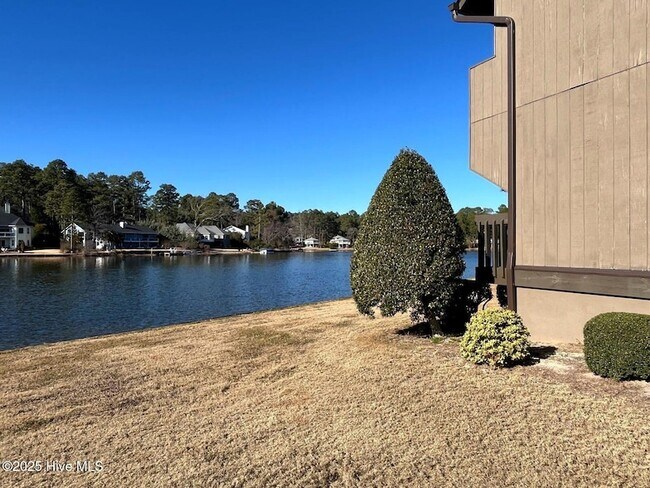 Building Photo - 250 Sugar Gum Ln