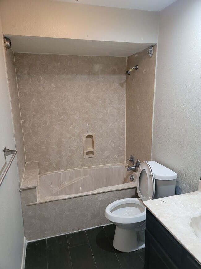 Building Photo - 2119 Misty Meadow Ct