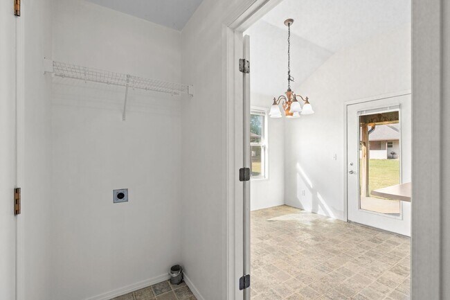 Building Photo - 3915 N 15th St