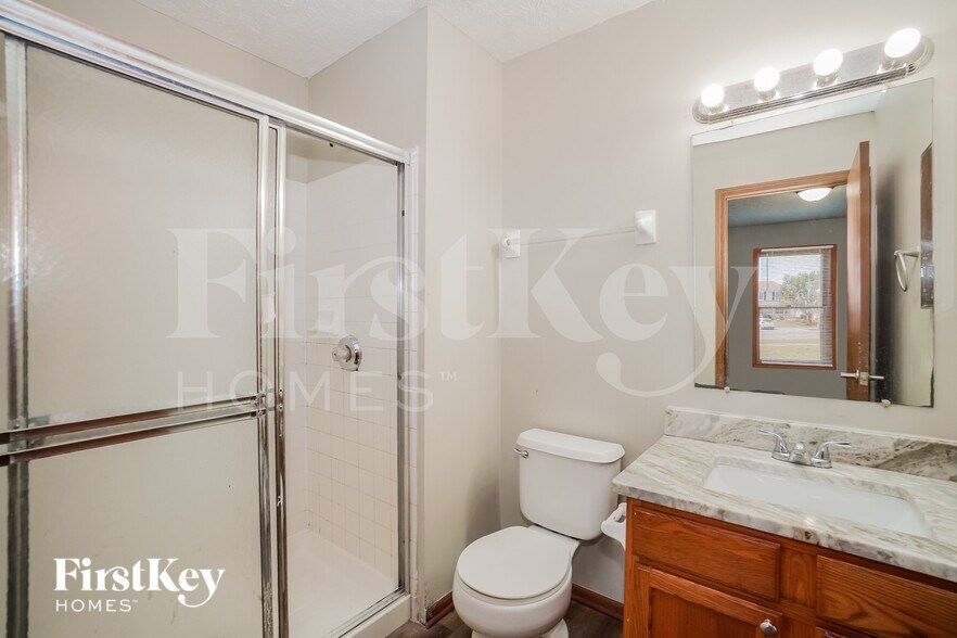 Building Photo - 5720 Larksdale Dr