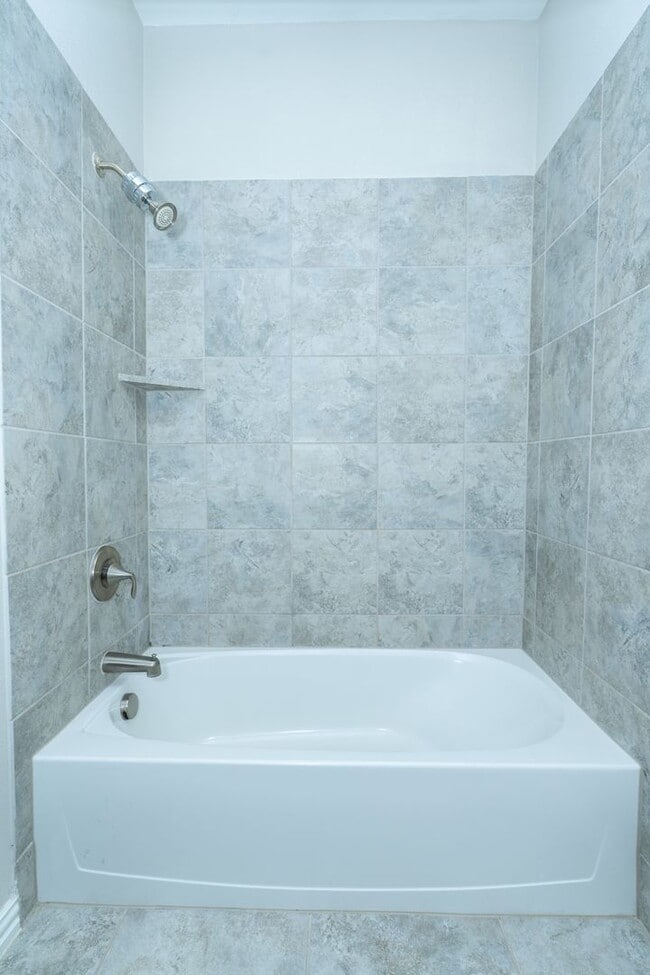 Building Photo - 2813 Barnsley Dr