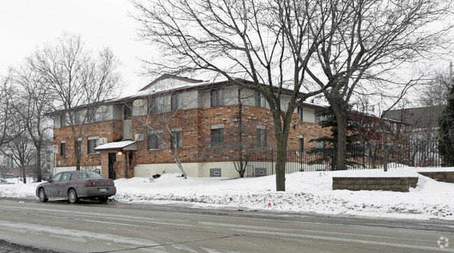 Building Photo - Auer Court Apartments