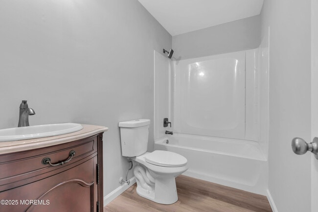 Building Photo - 213 Main St