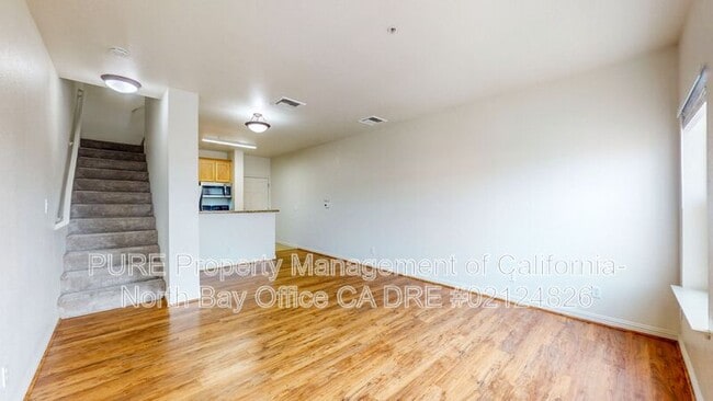 Building Photo - 110 5th St