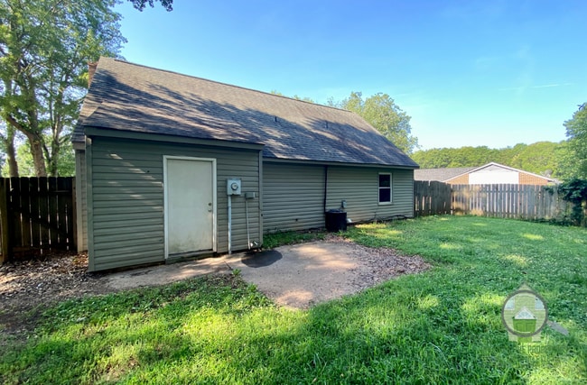 Building Photo - 105 Osmond Dr