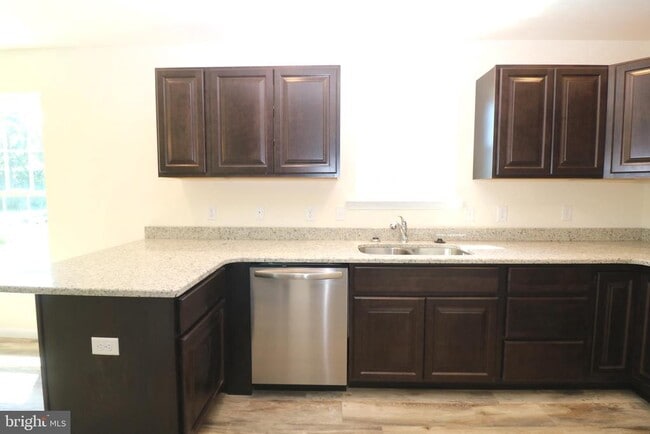 Building Photo - 72 Filbert Dr