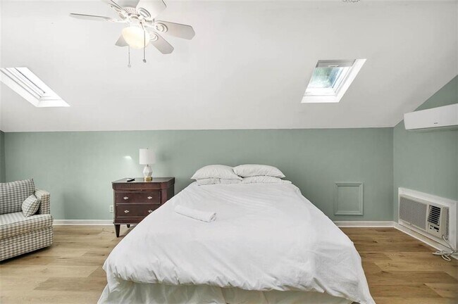 Building Photo - 122 Rosemont St