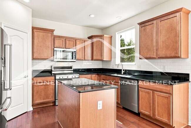 Building Photo - 6583 S Irvington Way