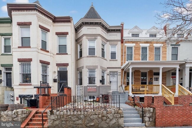 Building Photo - 3629 11th St NW