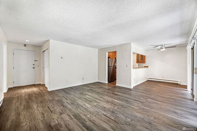 Building Photo - 6858 139th Ave NE