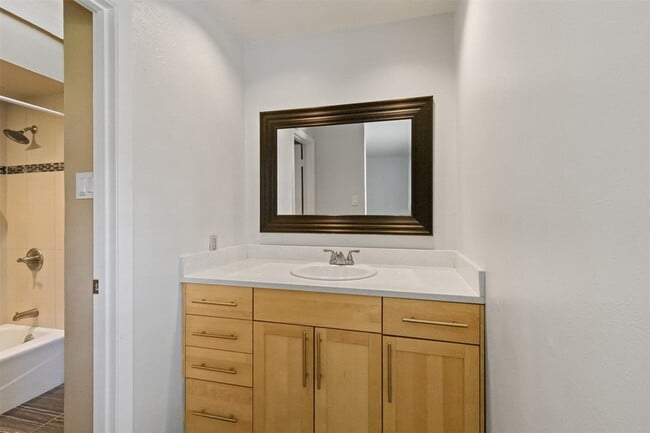 Building Photo - 6530 Copper Creek Dr