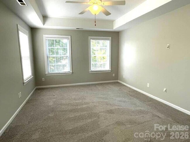 Building Photo - 10345 Falling Leaf Dr NW