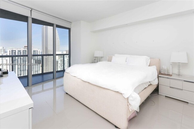 Building Photo - 475 Brickell Ave