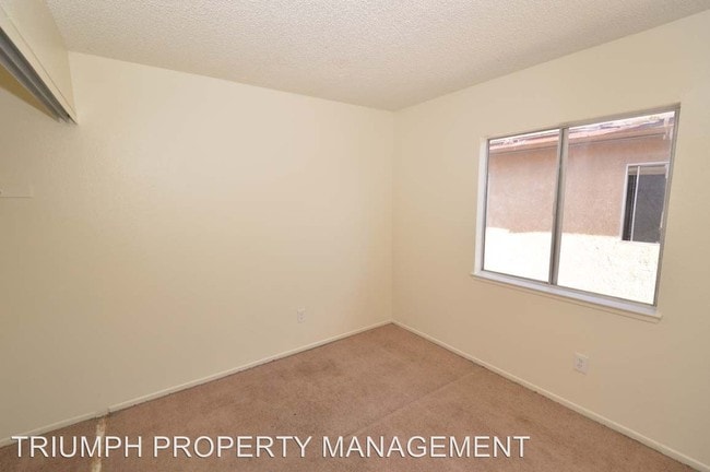 Building Photo - 3431 E Cheyenne Ave