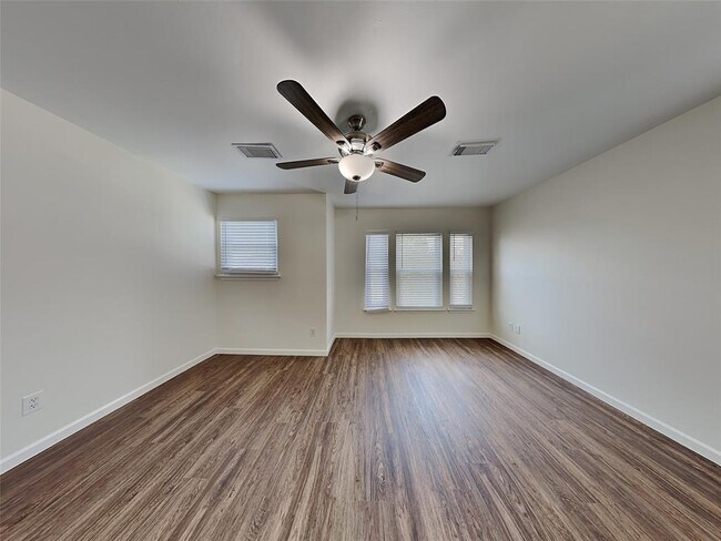 Building Photo - 11731 Rolling Stream Dr