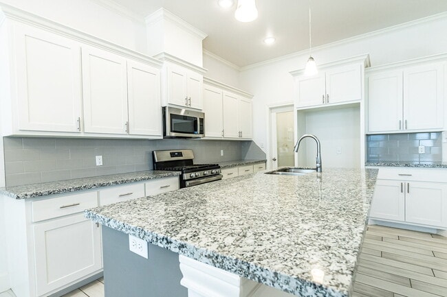 Building Photo - Like New Home in South West Lubbock!