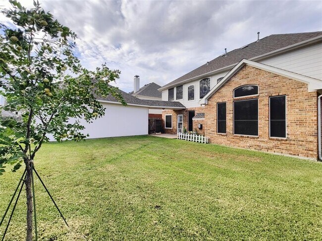 Building Photo - 2418 Devonshire Dr