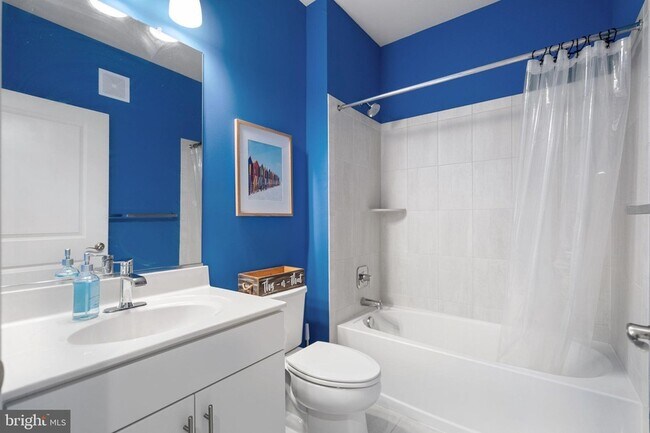 Building Photo - 3925 Fair Ridge Dr