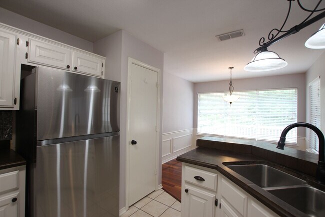 Building Photo - COMING SOON! Stunning 3 Bed 2 Bath Home in Lindale ISD!