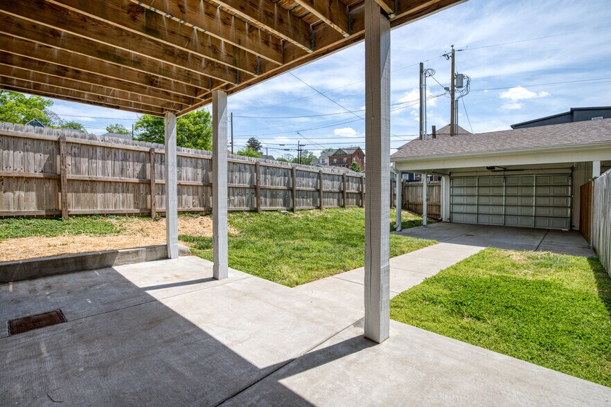Building Photo - 808 Shelby Ave