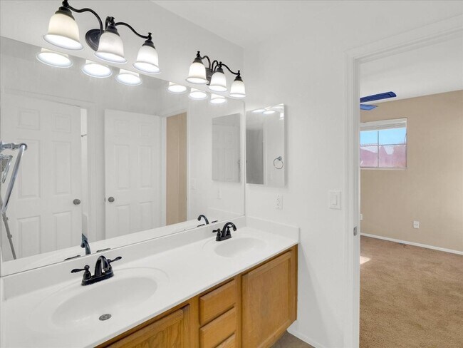 Building Photo - 13620 N 82nd Ln