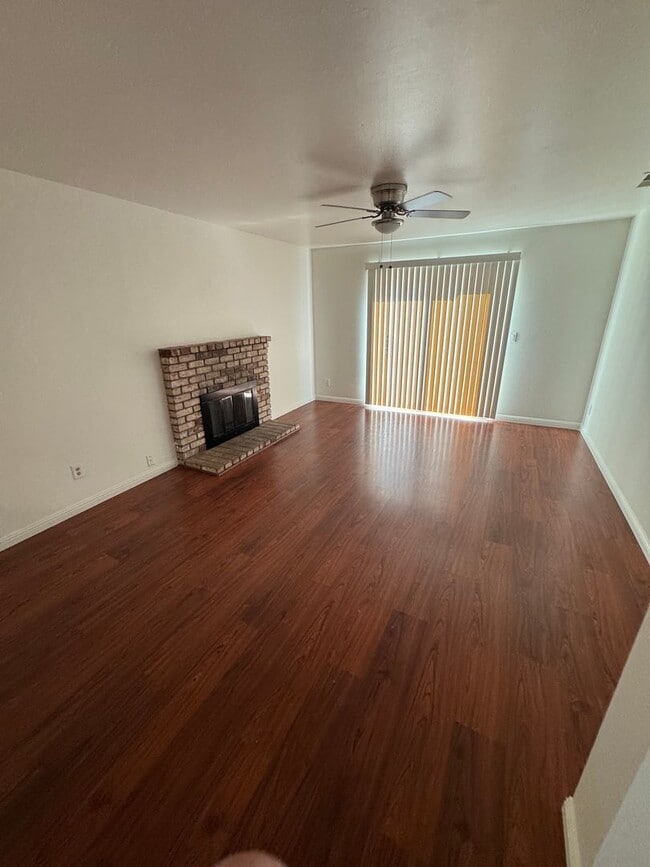 Building Photo - NICE SINGLE STORY HOME IN THE ROSEMONT AREA!