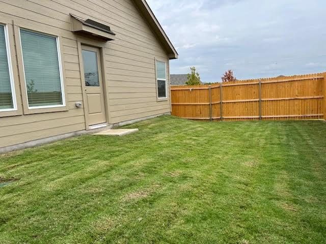 Building Photo - 1038 Raintree Rd